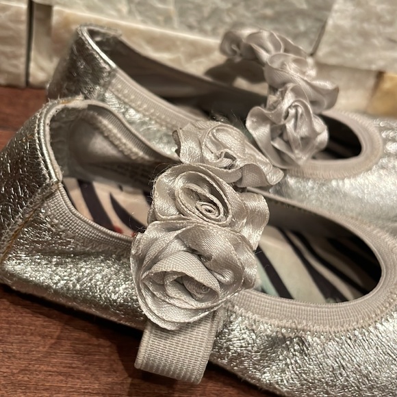 Michael Kors Rosie Shoe - Picture 2 of 8